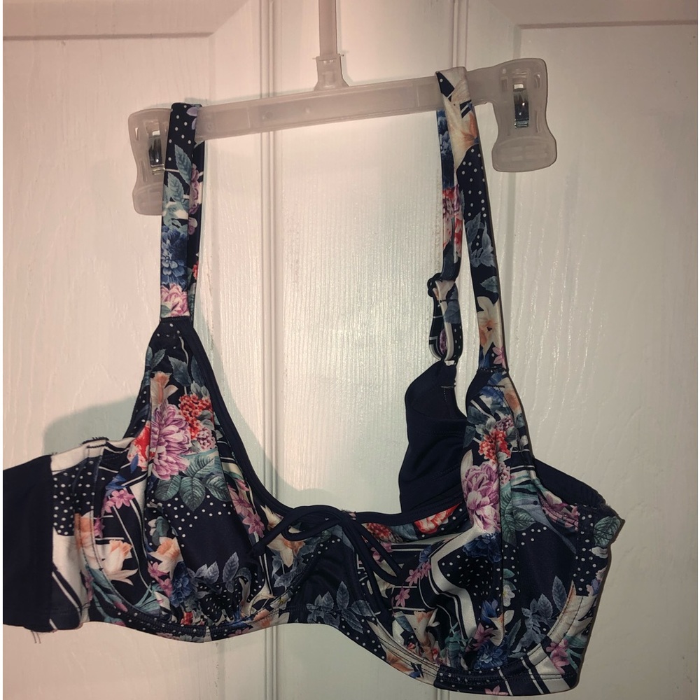 Eco bathing suit top, US 40 D, floral front, navy back. EUC